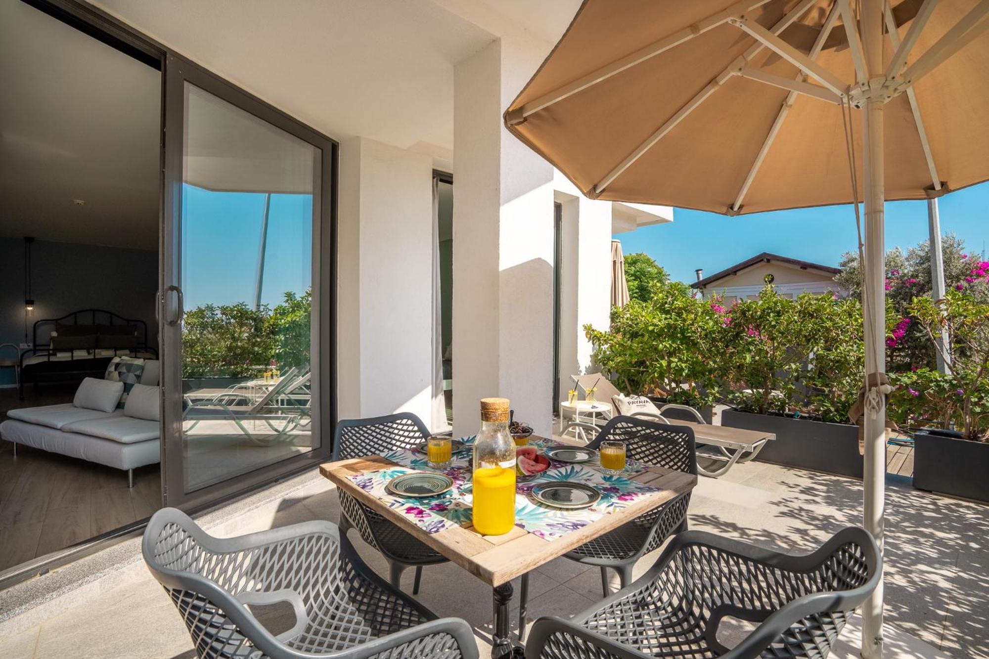 קלקן Payava Hotel By True Blue מראה חיצוני תמונה